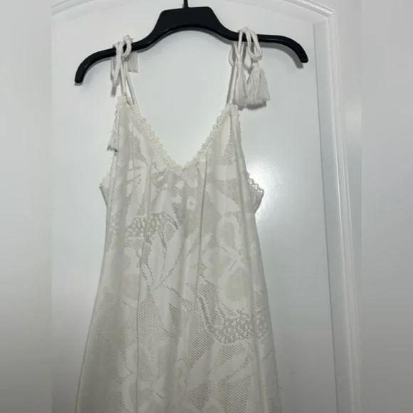 Aerie White Semi Sheer Tropical Floral Lace Beach Cover Up Dress size small NWT - Picture 7 of 16